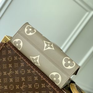 Louis Vuitton OnTheGo East West Handbag-M23640-25*13*10CM - Image 5