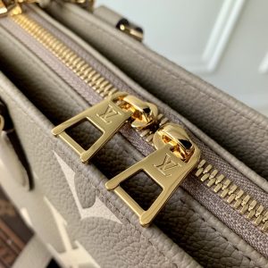 Louis Vuitton OnTheGo East West Handbag-M23640-25*13*10CM - Image 4