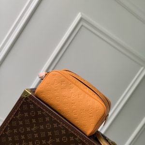Louis Vuitton Locker Dopp Kit Pouch -28 x 15 x 16.5CM - Image 3