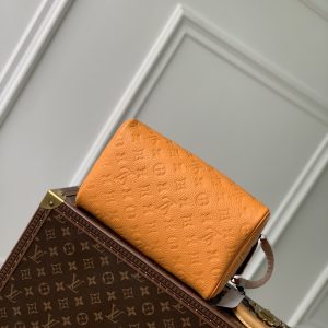 Louis Vuitton Locker Dopp Kit Pouch -28 x 15 x 16.5CM - Image 4