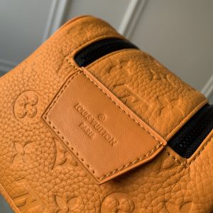 Louis Vuitton Locker Dopp Kit Pouch -28 x 15 x 16.5CM - Image 5