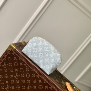 Louis Vuitton Pochette Cosmétique-19 x 12 x 6CM