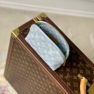 Louis Vuitton Pochette Cosmétique-19 x 12 x 6CM - Image 9