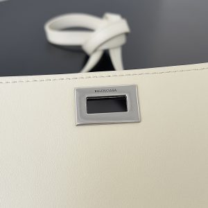 Balenciag Women’s Bel Air Small Clutch On Strap in Black-27*5*14CM - Image 4