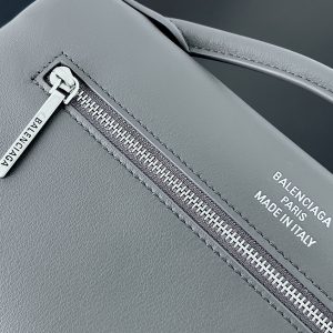 Balenciag Women’s Bel Air Small Clutch On Strap in Black-27*5*14CM - Image 6