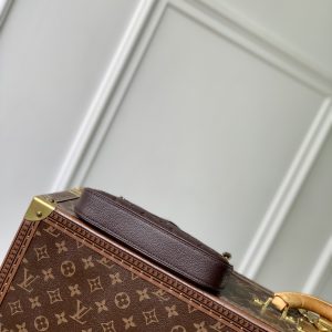 Louis Vuitton Easy Pouch On Strap-19×11.5x3CM - Image 4