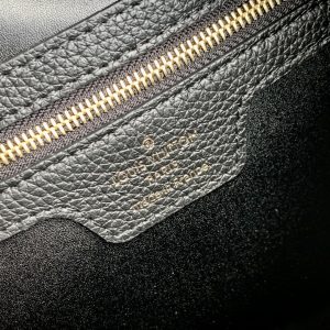 Louis Vuitton M13667 Top Handbags-25*15*18CM - Image 9
