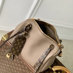 Louis Vuitton M13667 Top Handbags-25*15*18CM - Image 9
