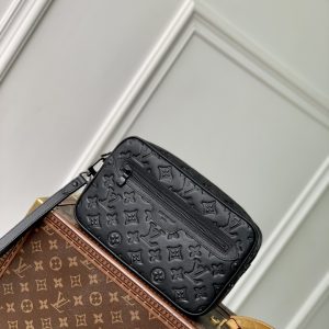 Louis Vuitton Pochette Kasai -24.5 x 15.5 x 6CM