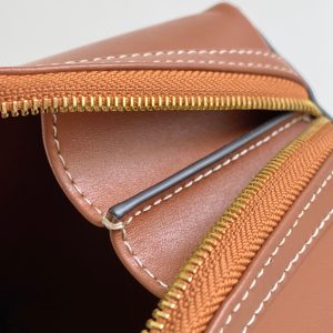 Celin Triomphe Shell Bag-16 X 11X 8CM - Image 9
