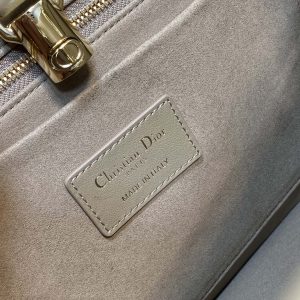 Diro Essential Bag - Image 10
